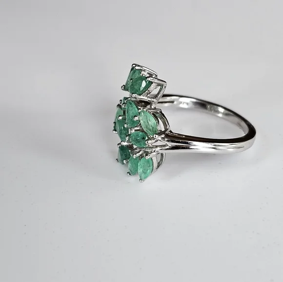 Genuine Emerald Cluster Ring Sterling Silver Size 8! - Picture 3 of 9